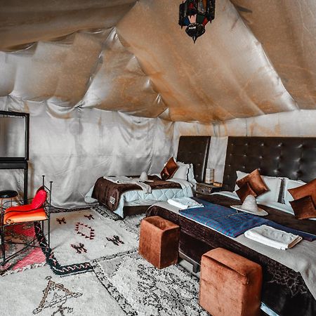 Overnight Luxury Camp Мерцуга Екстериор снимка