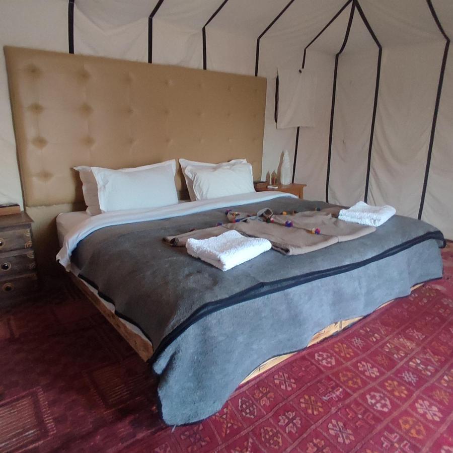 Overnight Luxury Camp Мерцуга Екстериор снимка