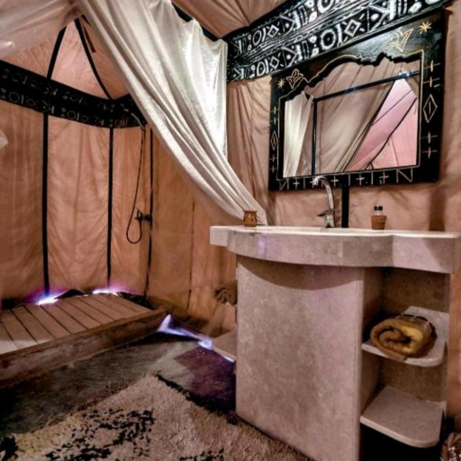 Overnight Luxury Camp Мерцуга Екстериор снимка