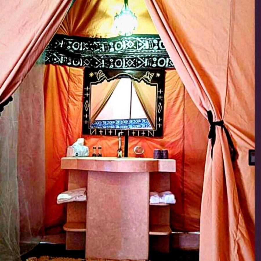 Overnight Luxury Camp Мерцуга Екстериор снимка